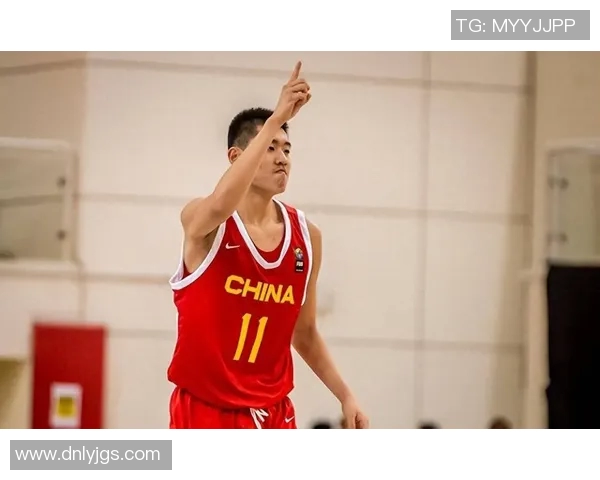 张博源砍下15分中国U19男篮轻松战胜美国纽约复兴者展现强大实力